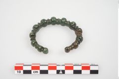 Foto von Bronzeknotenarmreif (NHMW-PRAE-025760)
